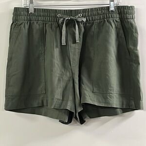 GAP Outdoor Beach Linen Blend 4 Pocket Pull On Elastic Drawstring Olive Shorts L